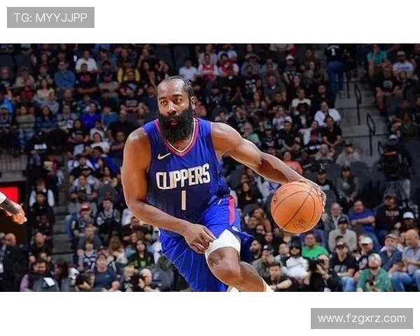 奇才主场鏖战活塞双方激烈对攻上演精彩绝伦的篮球盛宴