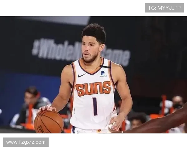 德文·布克引领太阳队崛起成NBA新星,未来可期