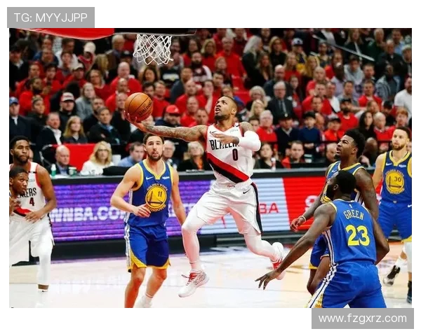 勇士与开拓者激战四月之夜回顾精彩瞬间与关键时刻分析 勇士与开拓者激战四月之夜回顾精彩瞬间与关键时刻分析