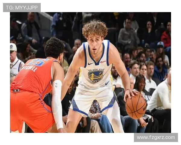 勇士与雷霆精彩对决回放分析赛场亮点与球员表现全景回顾 勇士与雷霆精彩对决回放分析赛场亮点与球员表现全景回顾