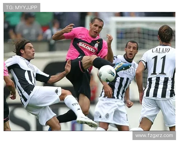 卡塔尼亚与锡耶纳的激烈对决展现足球魅力与战术智慧的巅峰较量 卡塔尼亚与锡耶纳的激烈对决展现足球魅力与战术智慧的巅峰较量